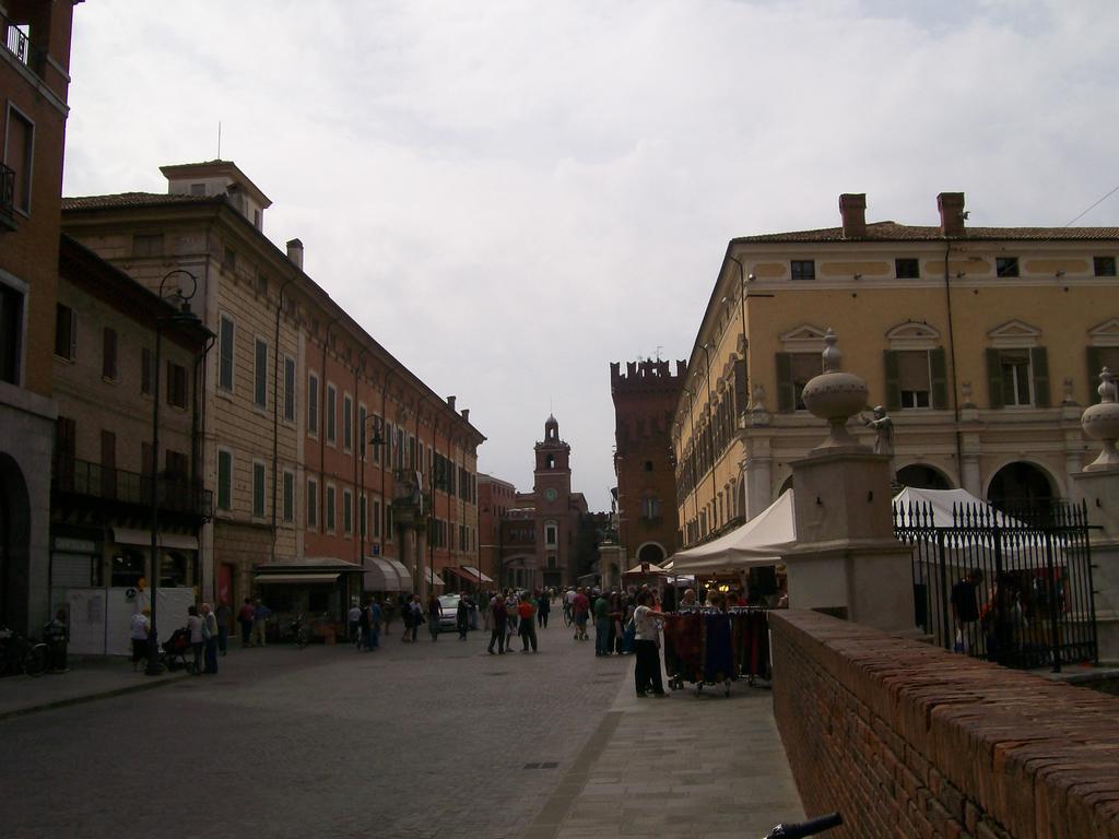 Ferienwohnung Be Happy Ferrara Exterior foto